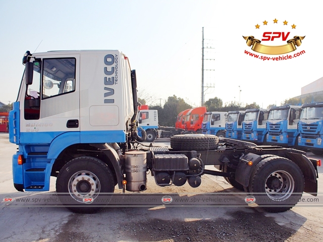 Side view of 4x2,Tractor Unit-IVECO